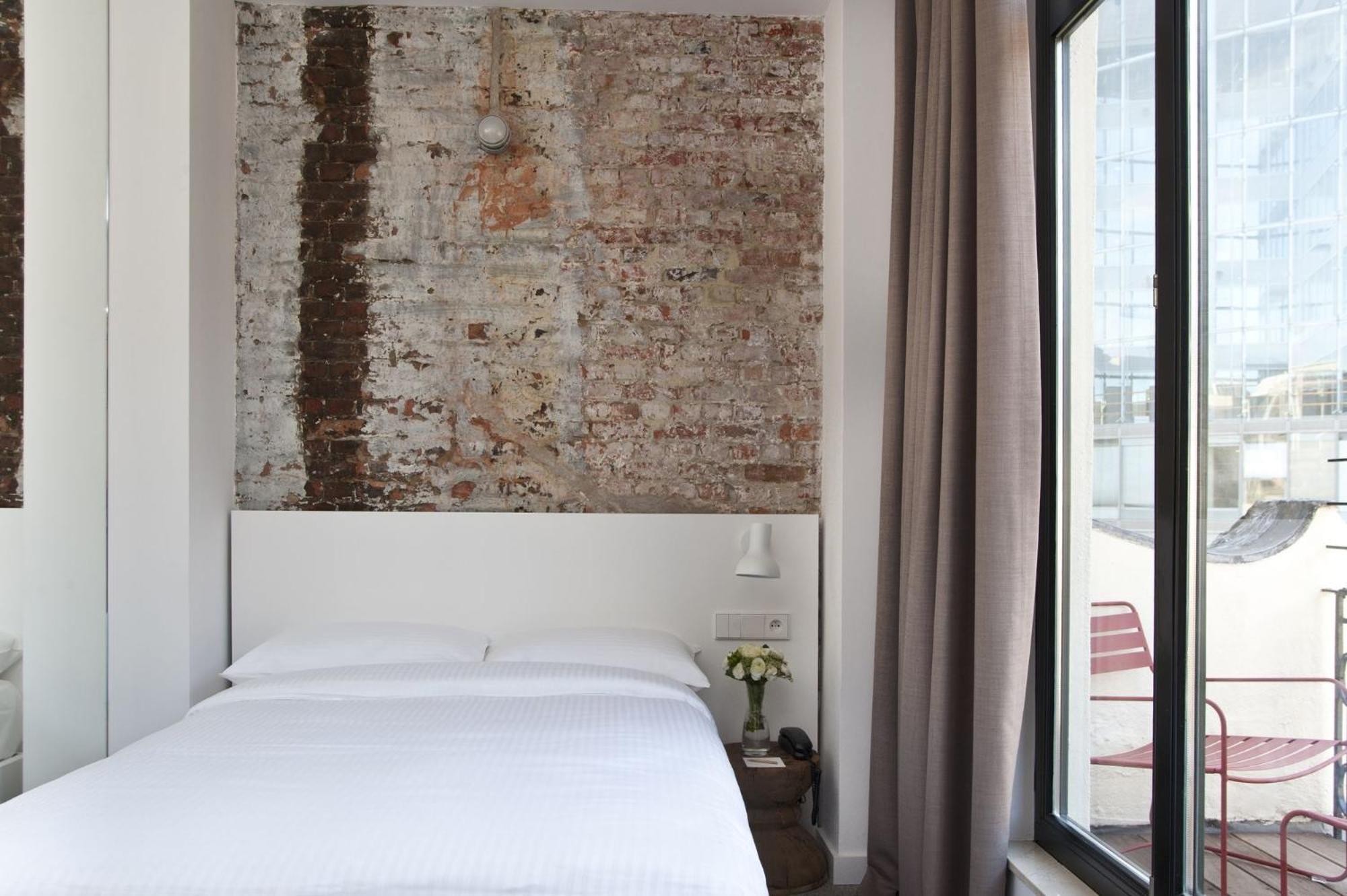 9Hotel Central Brüsszel Szoba fotó